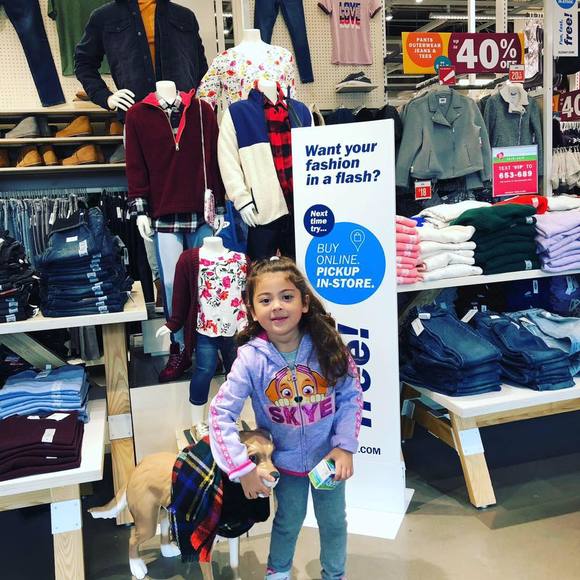 Meet your Posher, Gabriella - Picture 1 of 1